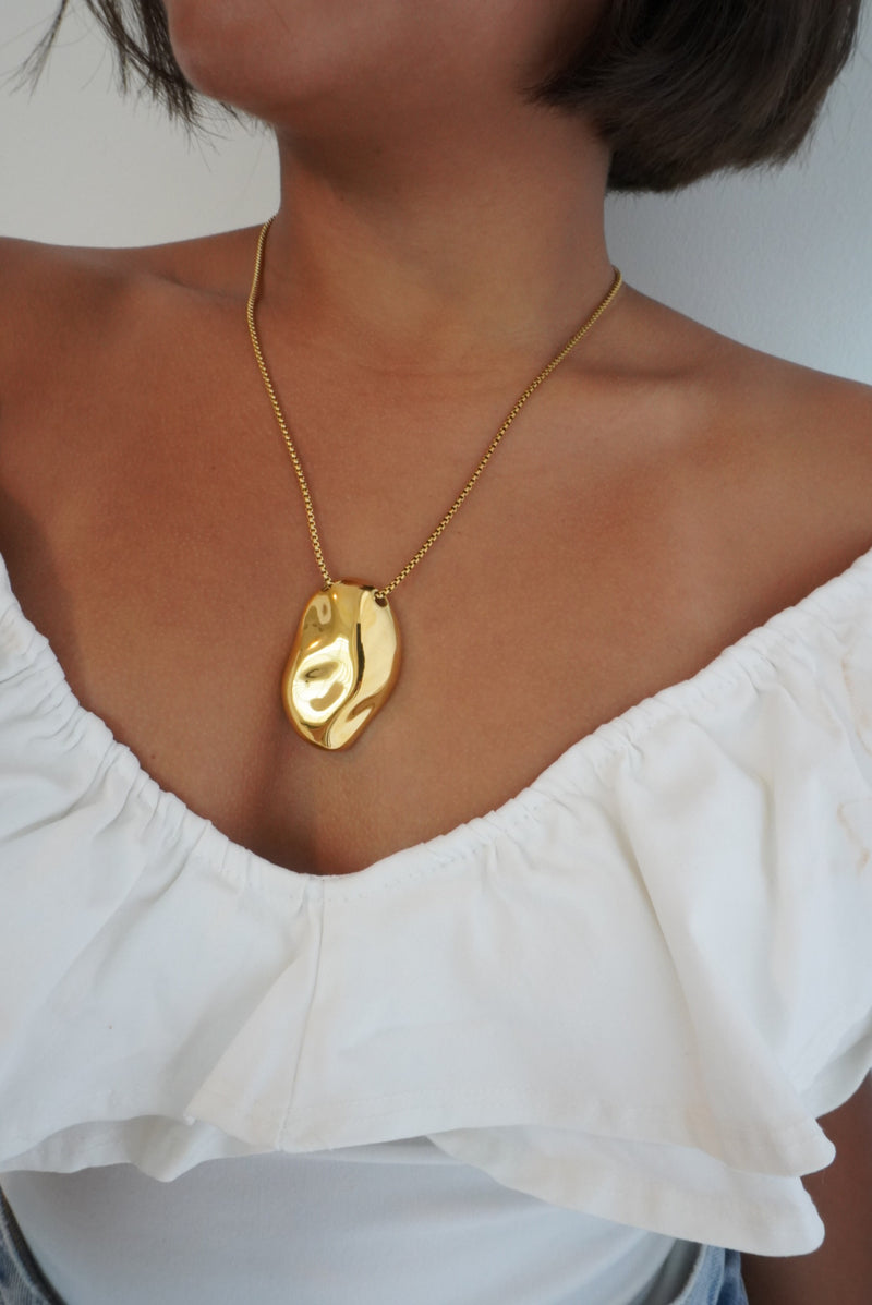 Irregular Pendant Necklace