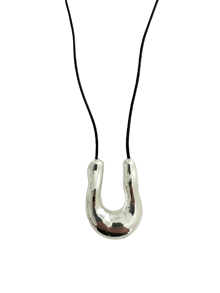 U shape horseshoe pendant necklace